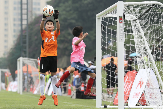 中国健力宝“麒麟杯”U12少年足球锦标赛总决赛在广东三水开幕