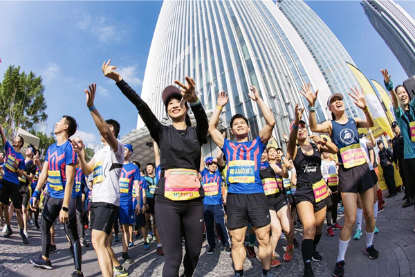 2018国际垂直马拉松总决赛开赛 广州东塔诞生垂马年度“最强梯客”